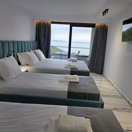 Wait 'N Sea Hotell Himare Eksteriør bilde