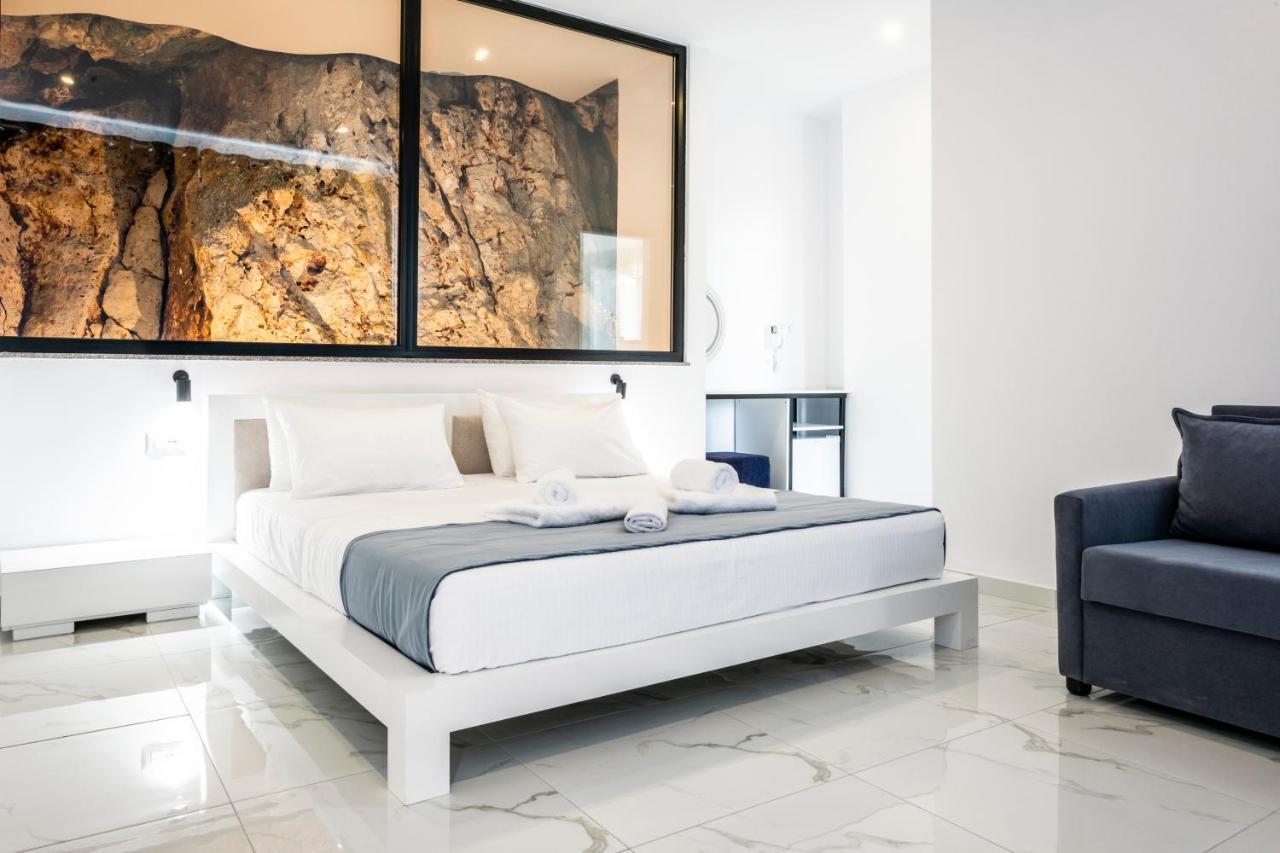 Wait 'N Sea Hotell Himare Eksteriør bilde