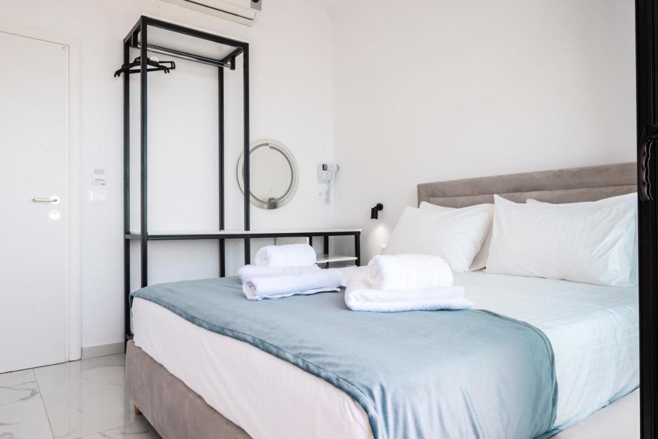 Wait 'N Sea Hotell Himare Eksteriør bilde