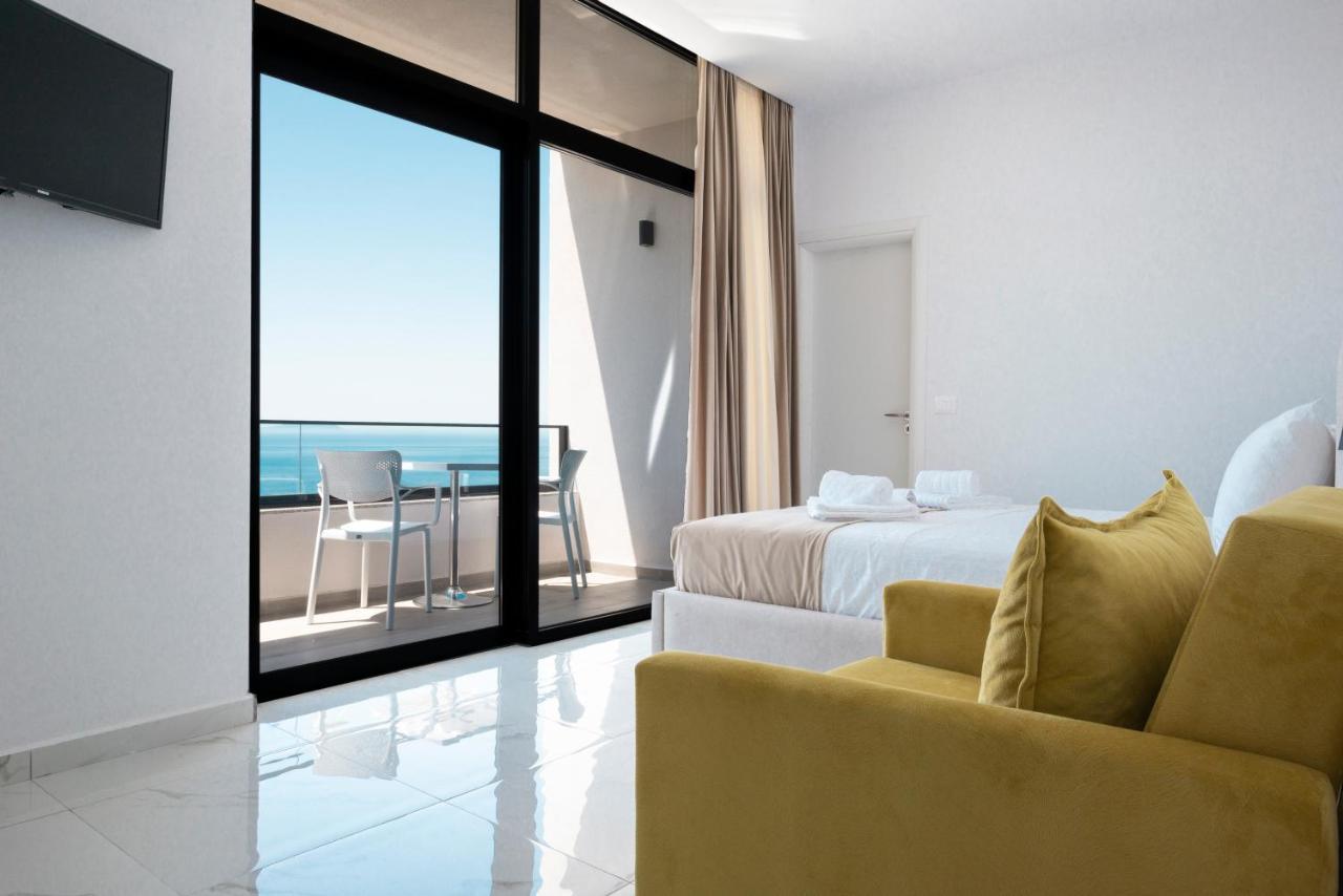 Wait 'N Sea Hotell Himare Eksteriør bilde