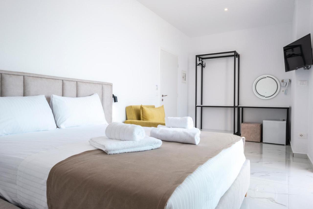 Wait 'N Sea Hotell Himare Eksteriør bilde