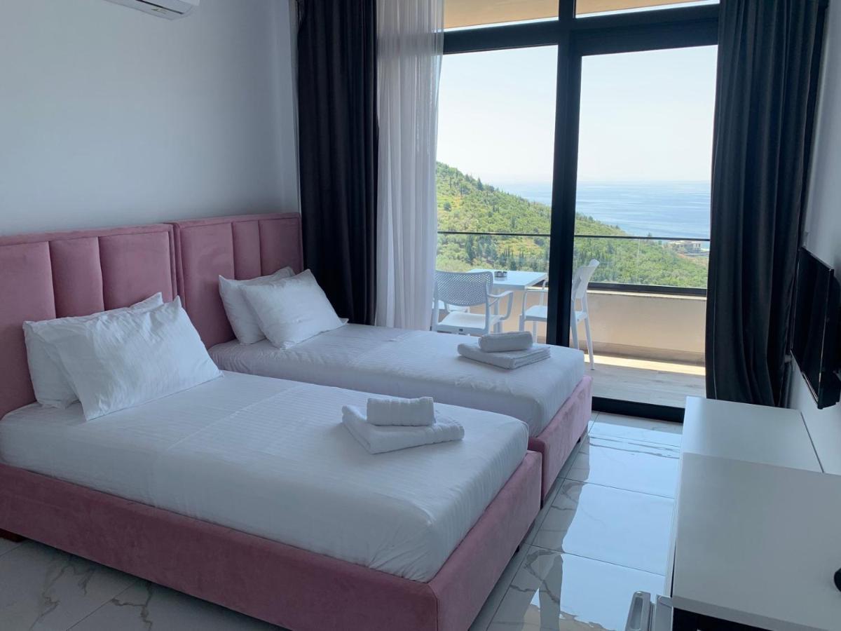 Wait 'N Sea Hotell Himare Eksteriør bilde