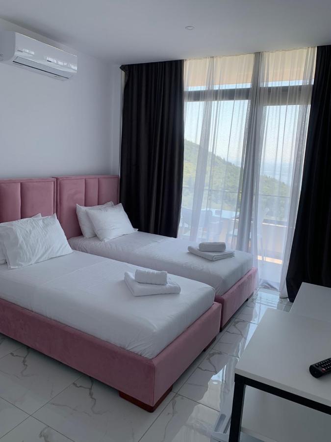 Wait 'N Sea Hotell Himare Eksteriør bilde