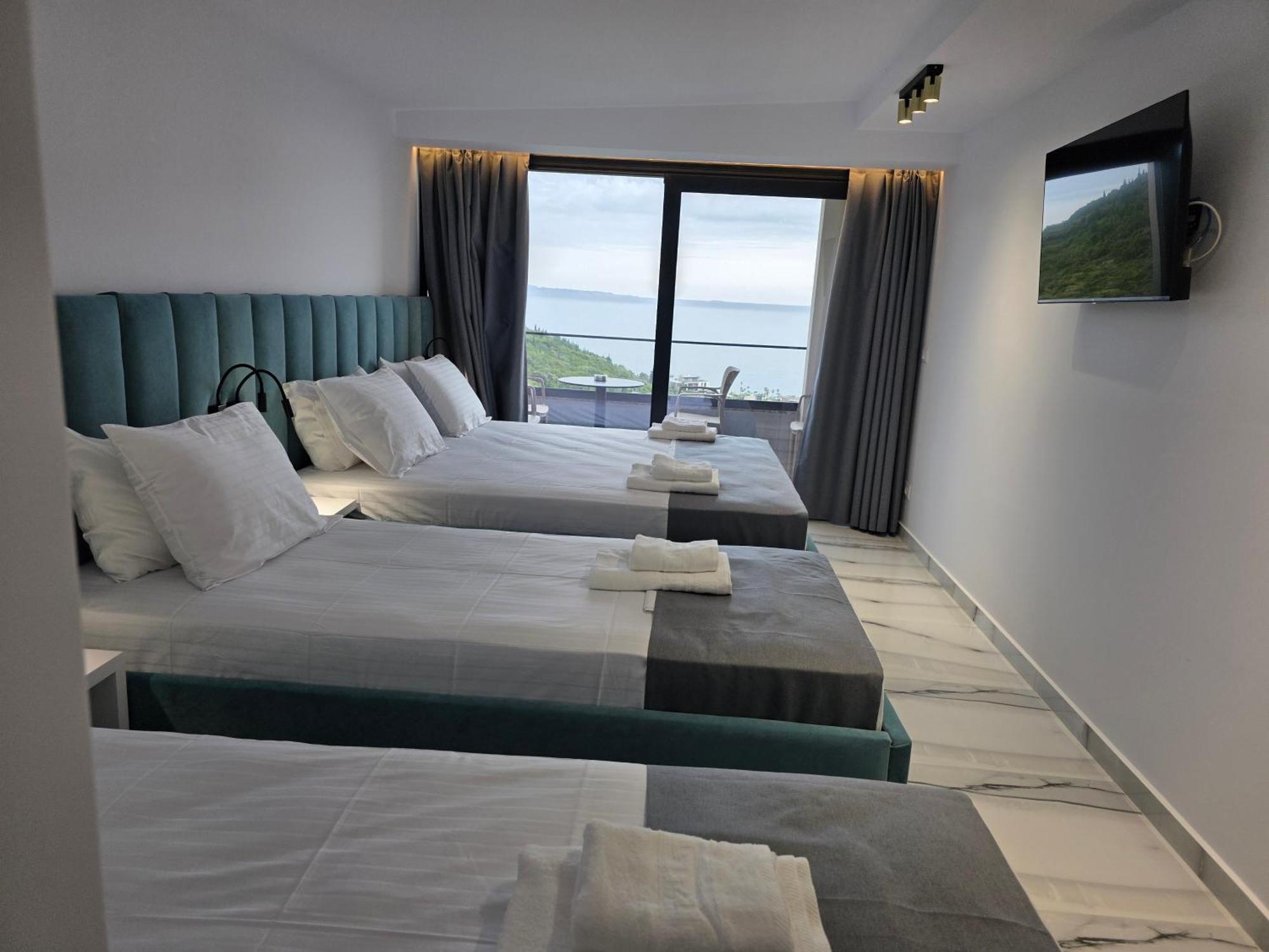 Wait 'N Sea Hotell Himare Eksteriør bilde