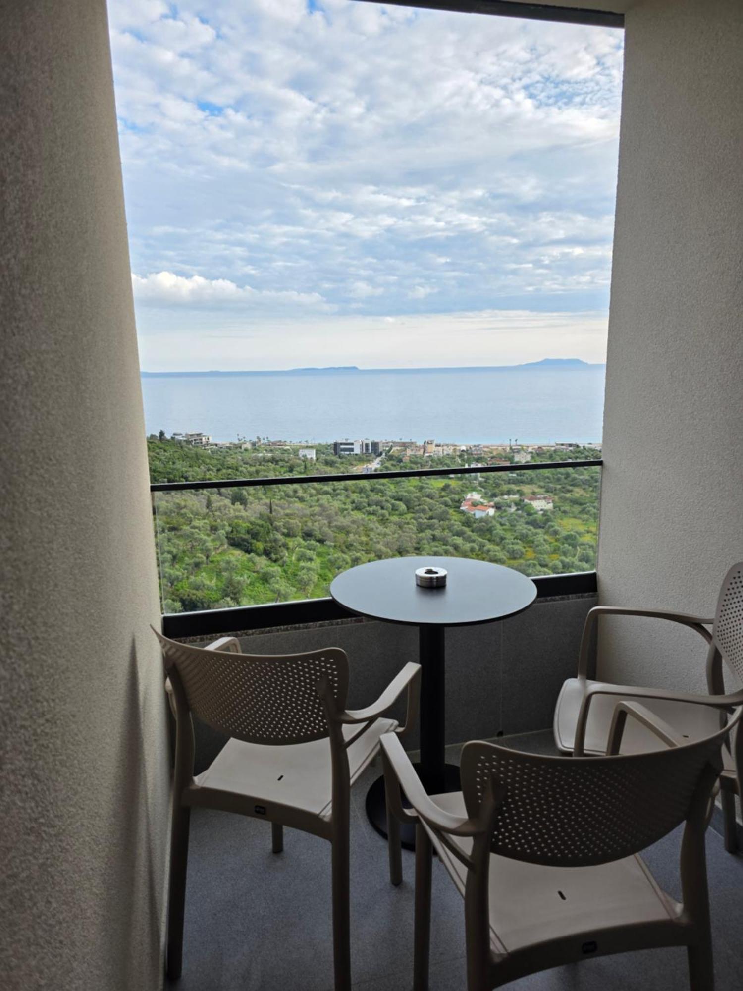 Wait 'N Sea Hotell Himare Eksteriør bilde